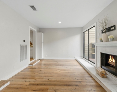 1063 Country Place Drive - Photo Thumbnail 16