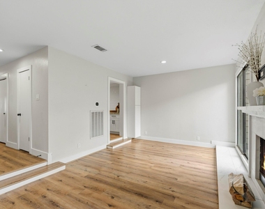 1063 Country Place Drive - Photo Thumbnail 17