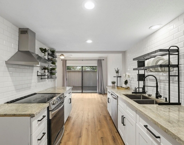 1063 Country Place Drive - Photo Thumbnail 11