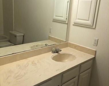 18023 Garden Manor Drive - Photo Thumbnail 7