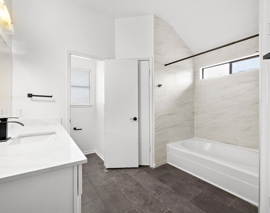 1022 Western Meadows Drive - Photo Thumbnail 16