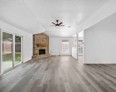 1022 Western Meadows Drive - Photo Thumbnail 6