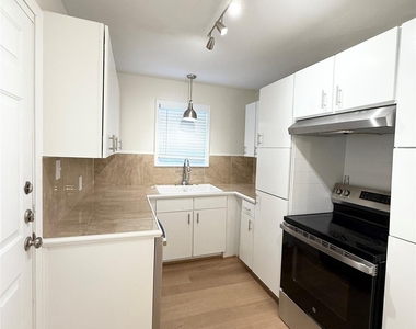 8 Piney Way - Photo Thumbnail 7