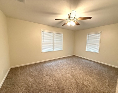 8 Piney Way - Photo Thumbnail 9