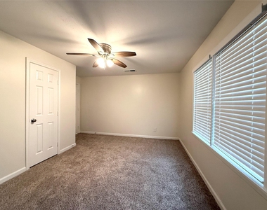 8 Piney Way - Photo Thumbnail 10