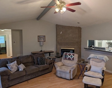 9830 Thistle Trail Drive - Photo Thumbnail 5