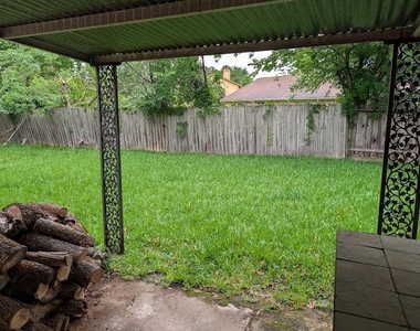9830 Thistle Trail Drive - Photo Thumbnail 17
