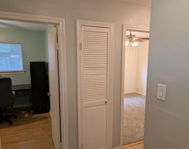 9830 Thistle Trail Drive - Photo Thumbnail 7