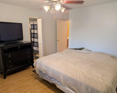 9830 Thistle Trail Drive - Photo Thumbnail 13