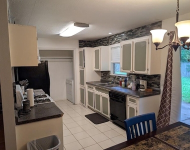 9830 Thistle Trail Drive - Photo Thumbnail 6