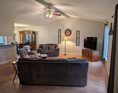 9830 Thistle Trail Drive - Photo Thumbnail 2