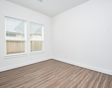 7622 Ridgeside Drive - Photo Thumbnail 18