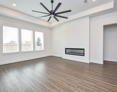 7622 Ridgeside Drive - Photo Thumbnail 6