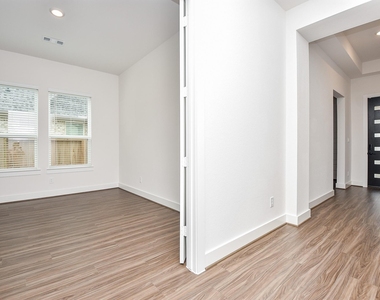7622 Ridgeside Drive - Photo Thumbnail 24