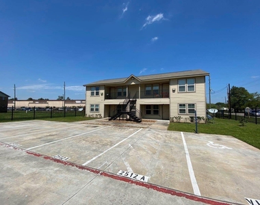 2512 S Houston Avenue - Photo Thumbnail 1