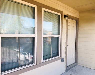 2512 S Houston Avenue - Photo Thumbnail 2