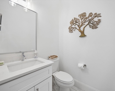 826 Nadine Street - Photo Thumbnail 11