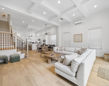 826 Nadine Street - Photo Thumbnail 10