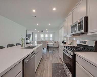 21611 Shadowbrook Birch Drive - Photo Thumbnail 5