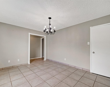16614 Blackhawk Boulevard - Photo Thumbnail 3