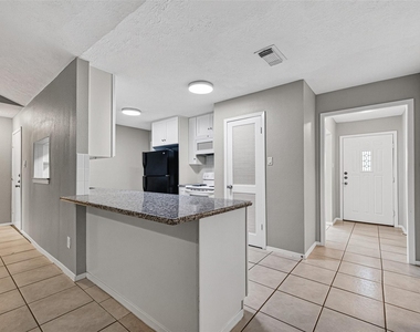 16614 Blackhawk Boulevard - Photo Thumbnail 7