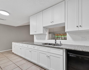 16614 Blackhawk Boulevard - Photo Thumbnail 8