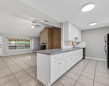 16614 Blackhawk Boulevard - Photo Thumbnail 10