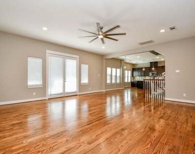 955 W 24th Street - Photo Thumbnail 26