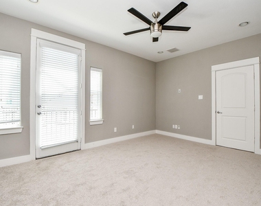 955 W 24th Street - Photo Thumbnail 35