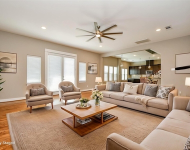 955 W 24th Street - Photo Thumbnail 3