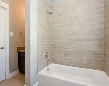 955 W 24th Street - Photo Thumbnail 33