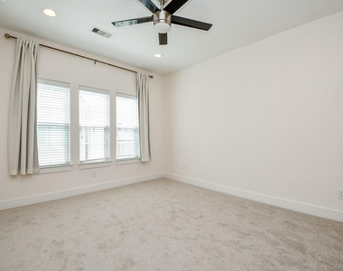 955 W 24th Street - Photo Thumbnail 30