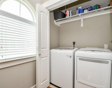 955 W 24th Street - Photo Thumbnail 28