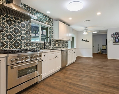 12018 Beinhorn Drive - Photo Thumbnail 8