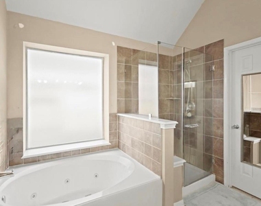 3106 Valley Court - Photo Thumbnail 13