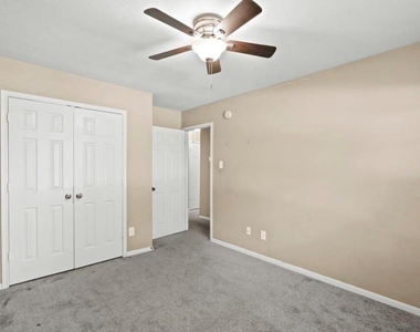 3106 Valley Court - Photo Thumbnail 22