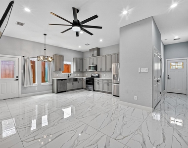 5027 Dickens Road - Photo Thumbnail 10