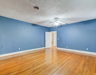 5419 Gulfton Street - Photo Thumbnail 3