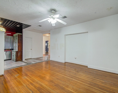 5419 Gulfton Street - Photo Thumbnail 17