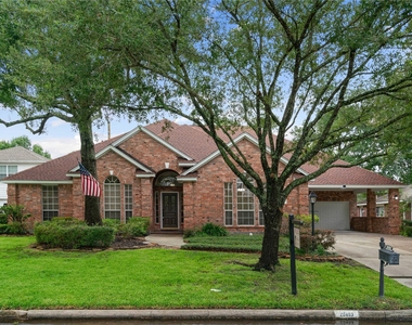 20403 Atascocita Shores Drive - Photo Thumbnail 1