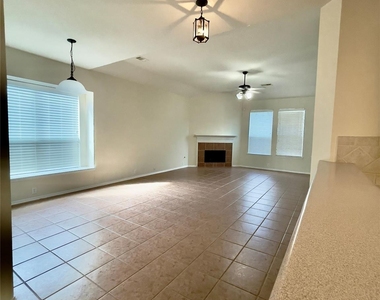 3514 Leaf Vines Drive - Photo Thumbnail 15