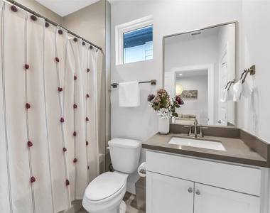 2804 Grand Fountains Drive - Photo Thumbnail 21