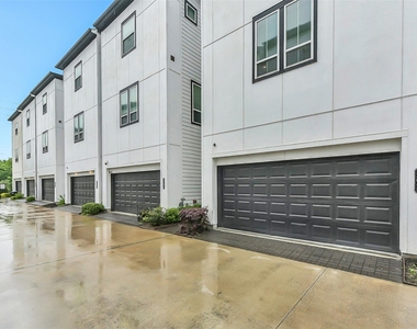 2804 Grand Fountains Drive - Photo Thumbnail 27