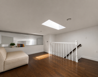 886 Franklin Avenue - Photo Thumbnail 1