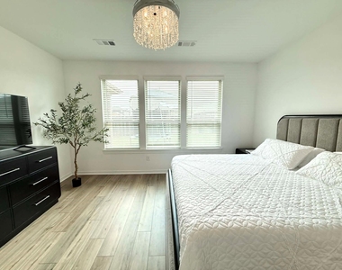 1301 Tan Gable Ln - Photo Thumbnail 16