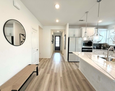 1301 Tan Gable Ln - Photo Thumbnail 5