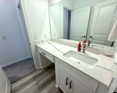 1301 Tan Gable Ln - Photo Thumbnail 28