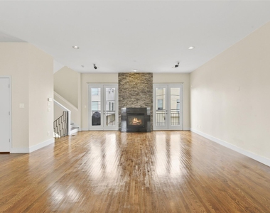 901 Roy Street - Photo Thumbnail 11