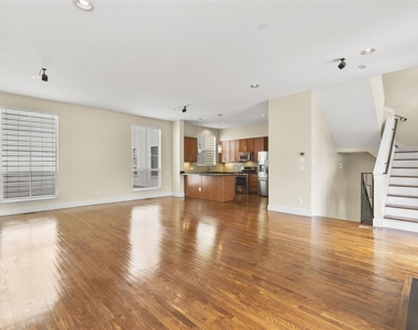 901 Roy Street - Photo Thumbnail 9