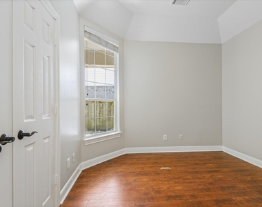 2635 Katie Harbor Drive - Photo Thumbnail 18